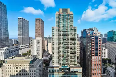 Image de River North / Mag Mile, Lake and City Views, 43rd Floor Condo, Parking Included!