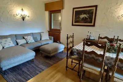 Image de Cozy apartment surrounded by greenery