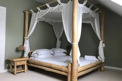 Image de Fabulous 4-Bed House in Dinan Port. A beautiful historic building with style.