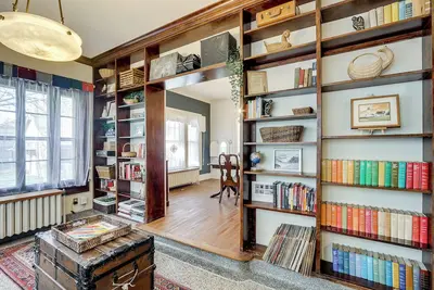 Image de Historic Home Overlooking Central Riverside Park!