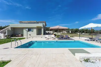 Image de Villa Iokasti with heated pool