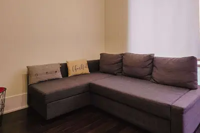 Image de RivetStays | The Atmos Standard Suite – 1 Bedroom Condo