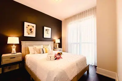 Image de RivetStays | The Atmos Grand Suite – 2 Bedroom Condo