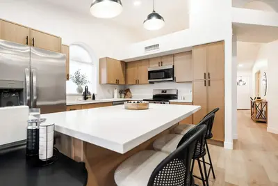 Image de Modern Desert Stay with Pool