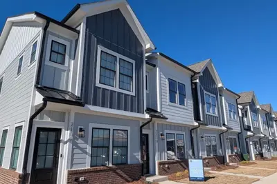 Image de Welcome to our luxury Charlotte townhome. Enjoy!