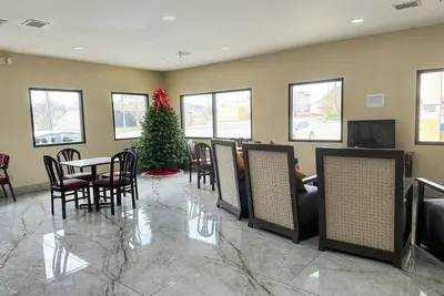 Image de 4 Rooms | Modern Double Queen Room | Comfortable Rome Stay Near Local Activities