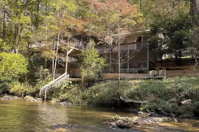 Image de The Trout House – Cozy Creekfront Cabin in Ellijay