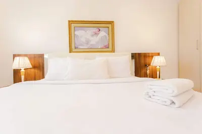 Image de Spacious Three Bedroom Apartment at Pine Court at Pine Court