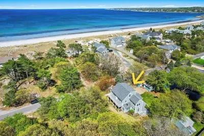 Image de Perfect 4-bedroom beach house second row on private beach