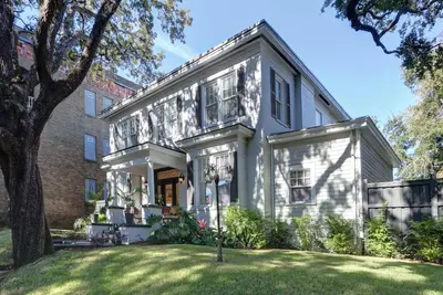 Image de Victory Drive Retreat • Multi-Unit Group Stay