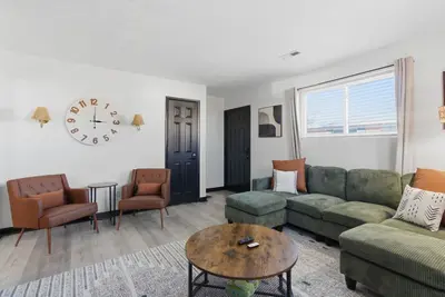 Image de Minutes from beach! Charming 2-bedroom home