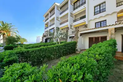 Image de Appartement cosy avec terrasse à 400m de la plage