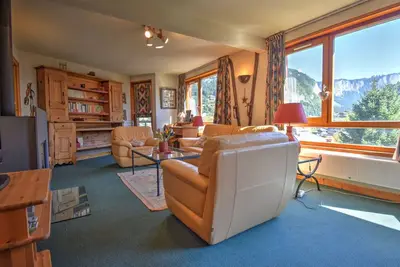 Image de Appartement spacieux près du Pleney, 3 chambres, cheminée