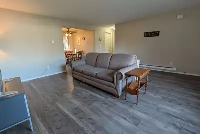 Image de Serene 2-bedroom townhome in charming Spanaway perfect for relaxing