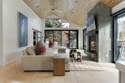 Image de Luxe Vail Getaway Home | Hot Tub and Garage