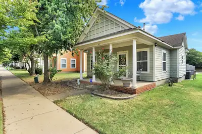 Image de Cozy 2-bedroom house in lively Memphis- Ride the Main St Trolley