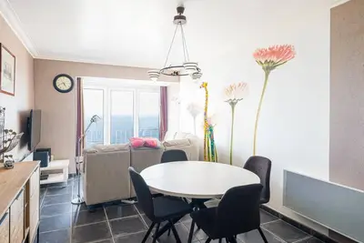 Image de Appartement au 7? étage avec vue sur la mer