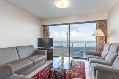 Image de Appartement avec vue frontale sur la mer parking