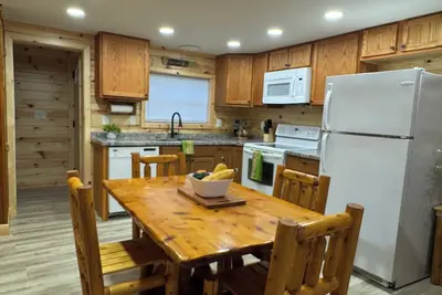 Image de Drummond Island Hotel & Vacation Homes - Knotty and Nice