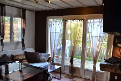 Image de Appartement « Rez-de-villa Taglio-Isolaccio » avec vue montagne, Wi-Fi et climatisation