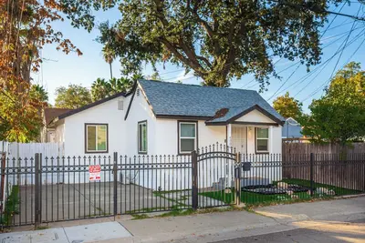 Image de 2br Single-Family Near Downtown—Pet-Friendly, Fenced, Zoo & Golf Nearby