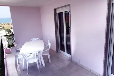Image de Charmant séjour côtier avec piscine