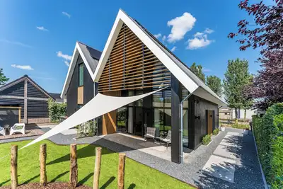 Image de Brand-new Luxurious Detached Home in Stunning Rural Setting