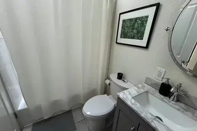 Image de Bright bungalow 3 blocks to City Park