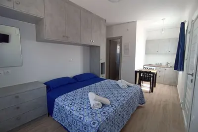 Image de Agria Rigani Studios vista mare a Kedros, relax a soli 350 m dalla spiaggia