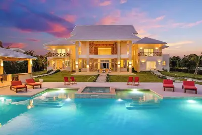 Image de Sky-to-Sea 6br Oceanfront Villa - Pool, Full Staff & Golf Cart in Cap Cana