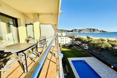 Image de Mil. Leni I, Dúplex con encanto y vistas al mar en Roses Disfruta del paseo marítimo!