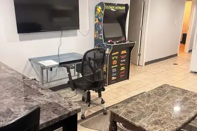 Image de Perfect 2-bedroom apartment with Ac & heating free Wifi 10 min. from Dt Chicago