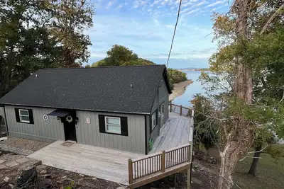 Image de Serene 2-bedroom lake house