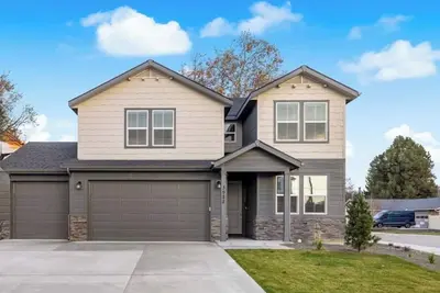 Image de Creswell Lane! Where luxury meets entertainment!