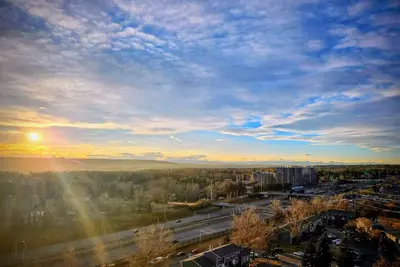 Image de Cozy Calgary Getaway with Mountain Views & Pool Access