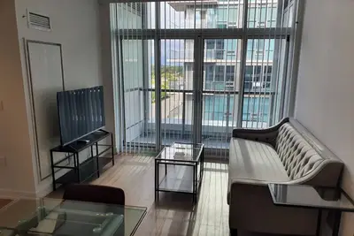 Image de Monthly rent of 3-bedroom 2-washroom condo with a parking spot