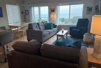 Image de Hill top Oceanside Escape--30+days minimum!