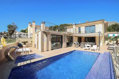 Image de Cavall. Impressive villa 200 meters from the beach