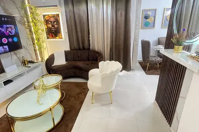 Image de Stylish Luxe Apartment 10 mn to the Int. Airport