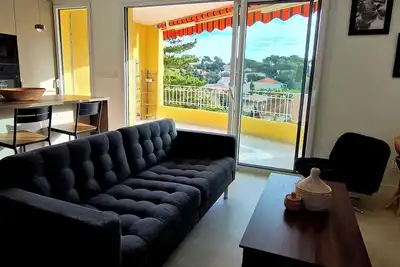 Image de rès bel F3 entièrement rénové sécurisé centre ville proche marché et plage 400m