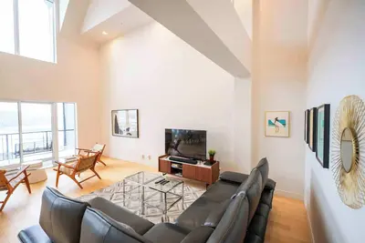 Image de 405 - Condo Moderne et Luxueux | Vue et Piscine