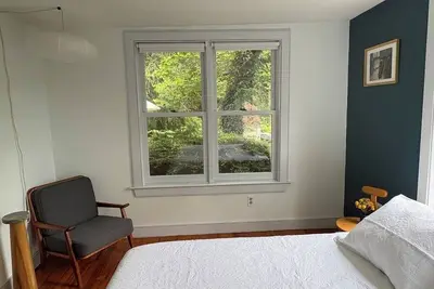 Image de Charming Forest Getaway in a Restored 1850s Home