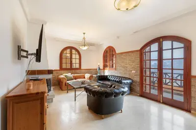 Image de « Supreme Bentayga » avec vue sur la montagne, Wi-Fi et climatisation