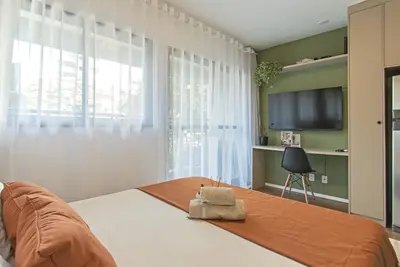 Image de New Studio with Queen Bed, WiFi, 50\" Tv - Prime Location in Campo Belo