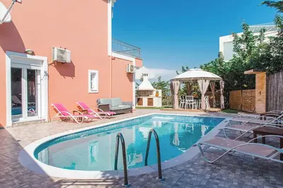 Villa Danae IΙ - 100m from beach