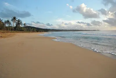 Image de 2 story home on beach, large breezy veranda for seamless indoor, outdoor living.