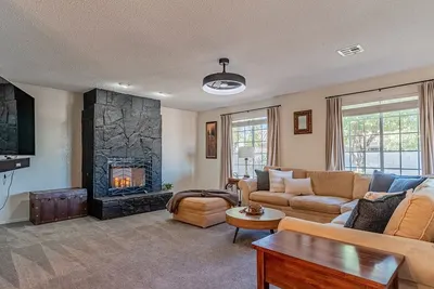 Image de Family Friendly Resort | Pool | Yard | Games