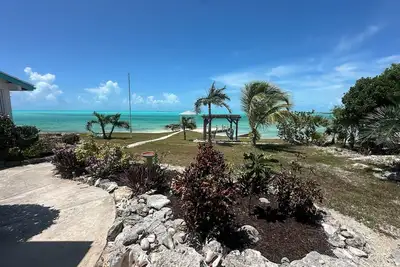 Image de Private and quaint 2 bedroom waterfront cottage - 10 minutes from Georgetown