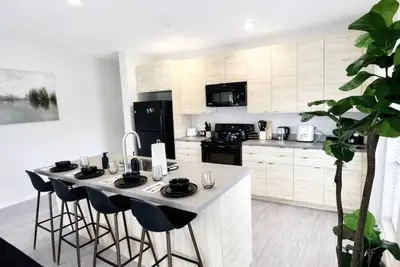 Image de Chic Des Moines 2br with Amenities & Prime Location