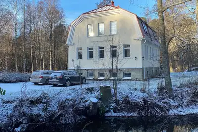 Image de Idyllic Charm- with a moat!